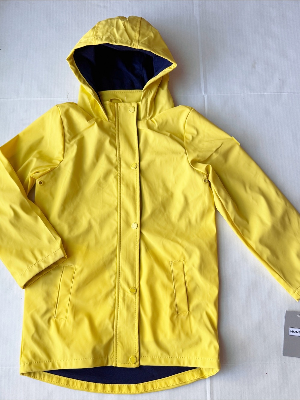 Hunter New Boys Water
Resistant Long Hooded Rain Jacket in Yellow NWT Size 8Y - Picture 2 of 14